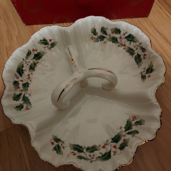 Christmas Holly Holiday 3 Section Handled Candy Dish Gold Trim Porcelain Japan - Picture 2 of 9